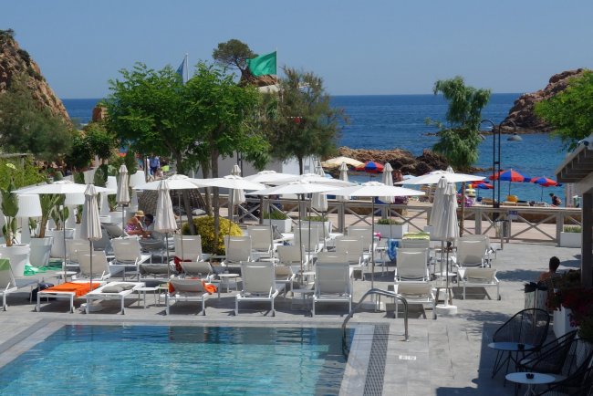 Poolbereich mit Meerblick - Hotel Golden Mar Menuda - Tossa de Mar Poolbereich mit Meerblick