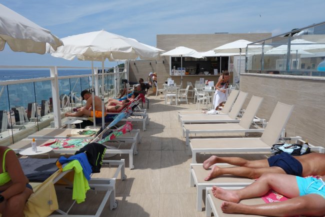Enger Liegenbereich - Hotel Rosamar Maritim - Lloret de Mar Enger Liegenbereich