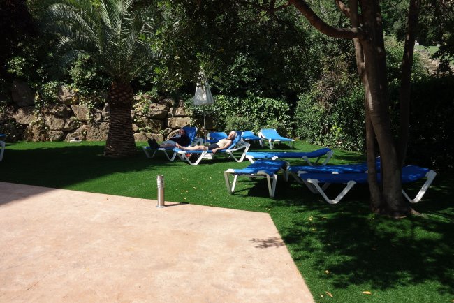 Kleiner Gartenbereich - Hotel Gran Garbi - Lloret de Mar Kleiner Gartenbereich