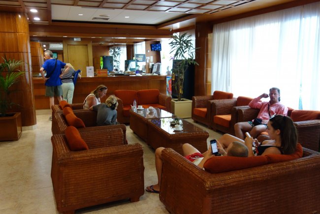 Blickin die Lobby - Hotel H·TOP Royal Beach - Lloret de Mar Blickin die Lobby