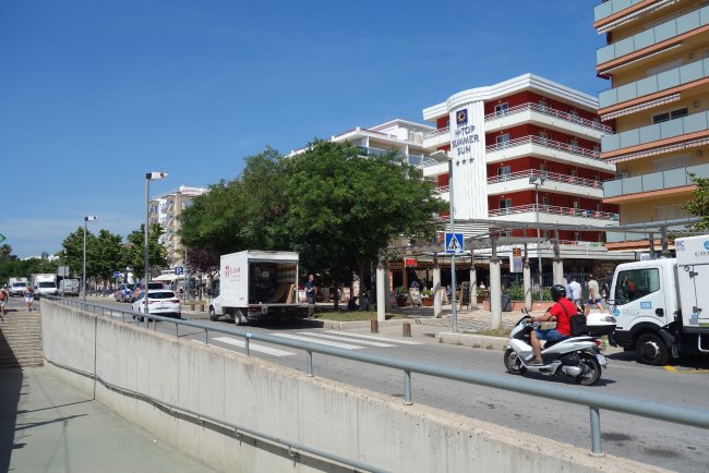 Direkt an der Küstenstraße