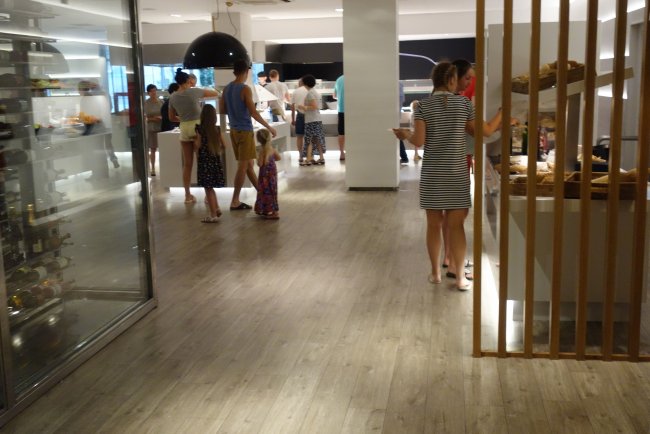 Blick ins Restaurant - Hotel Bernat II - Calella Blick ins Restaurant