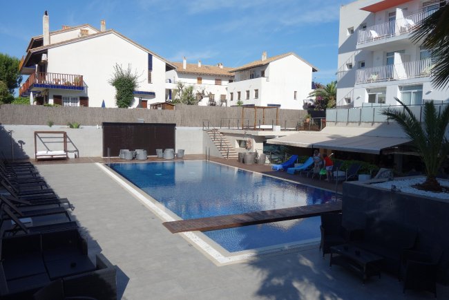 Kleiner Poolbereich - Hotel Ibersol Antemare Spa - Sitges Kleiner Poolbereich