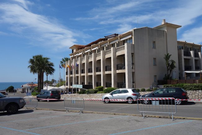 Gebäude mit Meerblick - Hotel Estela Barcelona - Sitges Gebäude mit Meerblick