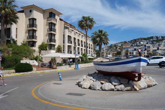 Kreisverkehr mit Boot - Hotel Estela Barcelona - Sitges Kreisverkehr mit Boot
