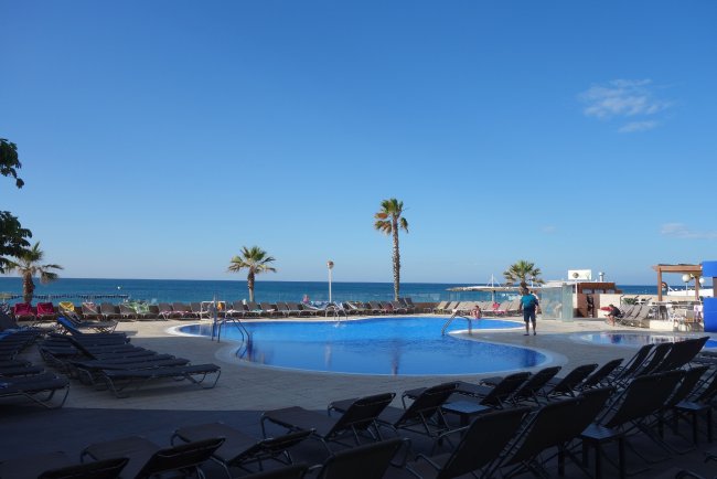 Blick über den Pool - Hotel Augustus - Cambrils Blick über den Pool