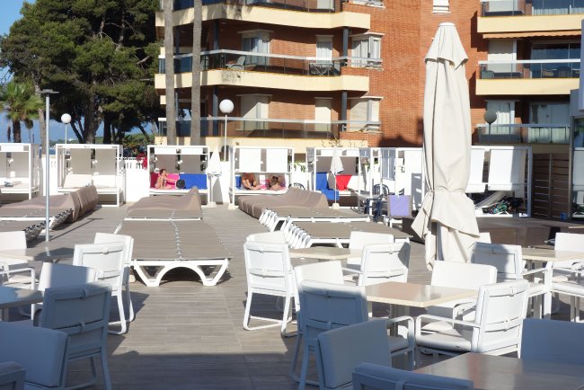 Liegen etwas eng - Hotel Best Maritim - Cambrils Liegen etwas eng