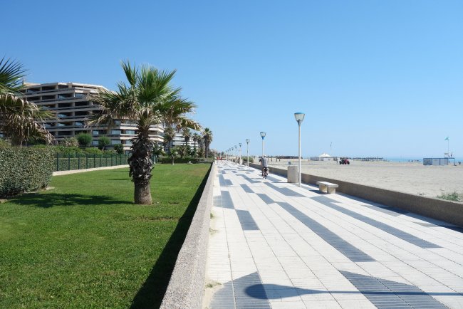 Strandpromenade - Grand Hôtel Les Flamants Roses - Canet en Roussillon Strandpromenade