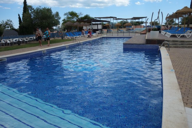 Swimmingpool - Hotel Les Oliveres Beach Resort - El Perello Swimmingpool