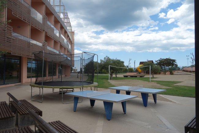 Trampolin - Hotel Les Oliveres Beach Resort - El Perello Trampolin
