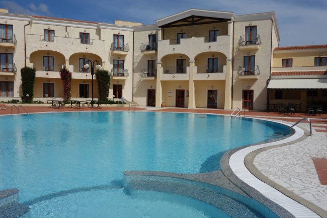 Hauptpool - Blu Hotel Morisco Village - Cannigione Hauptpool