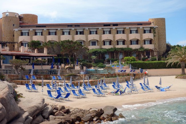 Hoteleigener Strand - Grand Hotel Smeraldo Beach - Baia Sardinia Hoteleigener Strand