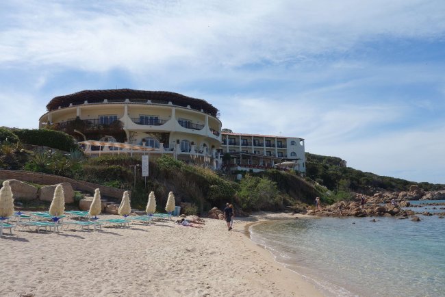 Besondere Strandlage - Club Hotel Baia Sardinia - Baia Sardinia Besondere Strandlage