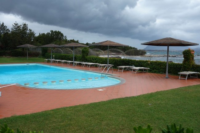 Poolbereich mit Meerblick - Hotel L´Esagno - San Theodoro Poolbereich mit Meerblick