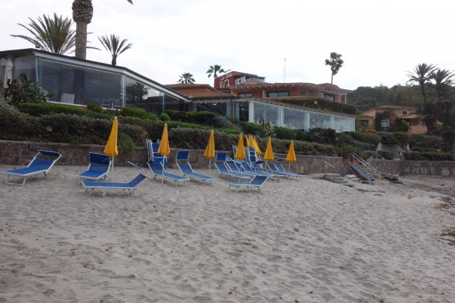 Eigener Strandbereich - Hotel La Bitta - Arbatax Eigener Strandbereich