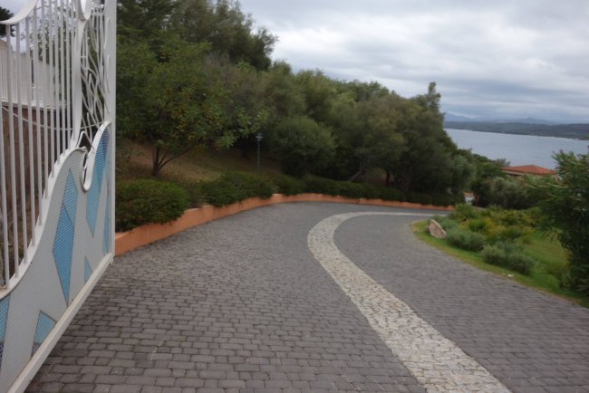 Zugang von der Straße - Hotel Club Saraceno - Arbatax Zugang von der Straße