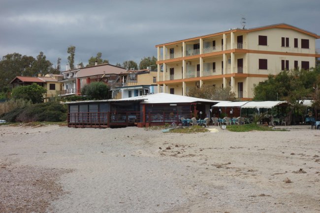 Mari de Is Feminas - Hotel La Torre - Torre di Bari Mari de Is Feminas