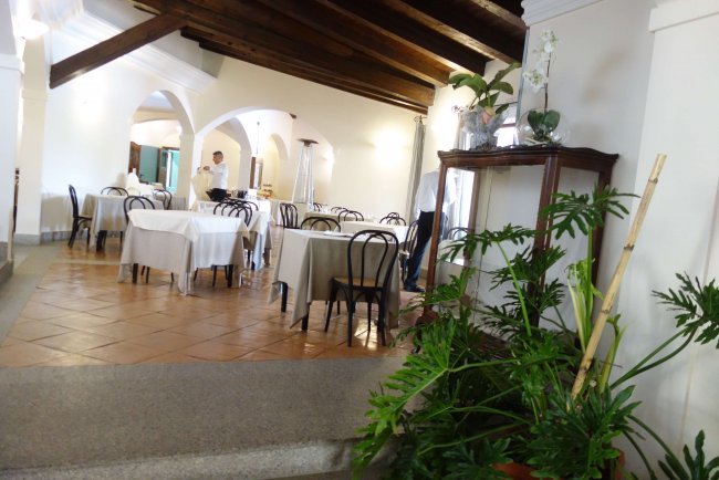 Blick ins Restaurant - Hotel La Torre - Torre di Bari Blick ins Restaurant