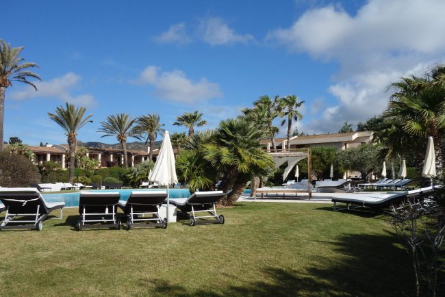 Viel Platz im Garten - Hotel Aquadulci - Chia Viel Platz im Garten