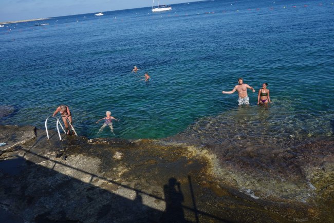 Zustieg ins Meer - Hotel AX Seashells Resort at Suncrest - Qawra Zustieg ins Meer