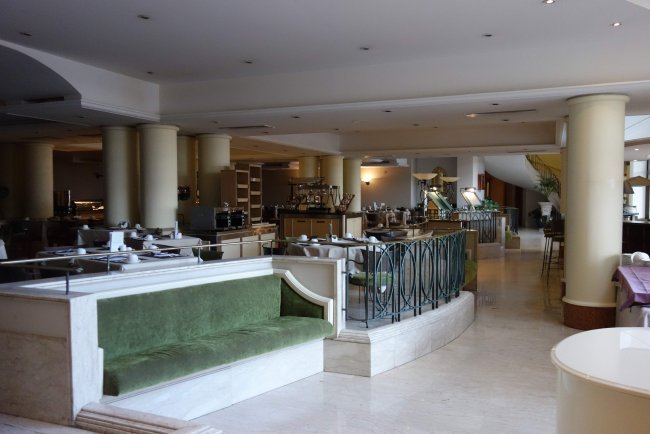 Blick in die Lobby - Hotel Corinthia St. George´s Bay - St Julian Blick in die Lobby