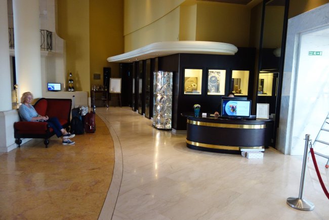 Blick in die Lobby - Hotel Corinthia St. George´s Bay - St Julian Blick in die Lobby