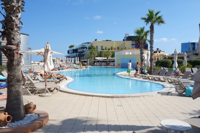 Pool auf dem Dach - Hotel Intercontinental Malta - St Julian Pool auf dem Dach