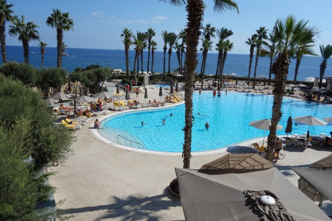 Sonnenterrasse - Hotel Hilton Malta - St Julian Sonnenterrasse
