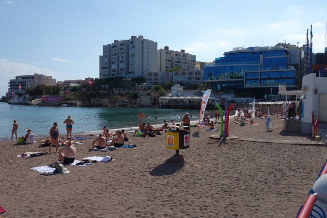 Nächster Sandstrand - Hotel Cavalieri Art - St Julian Nächster Sandstrand