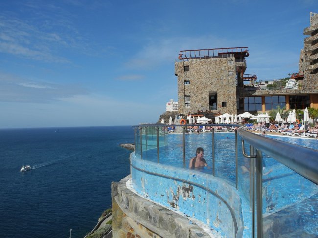 Tolle Aussicht vom Pool