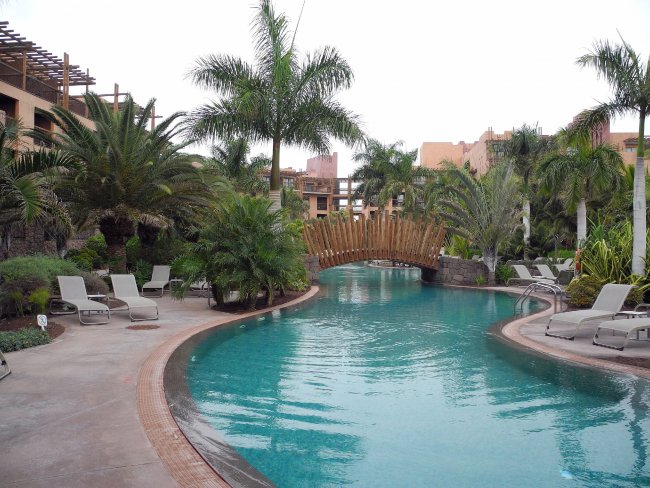 Brücke überm Pool