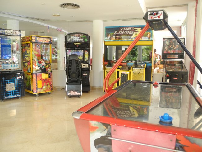 Spielraum mit Automatenspielen - Hotel Platja Daurada - Can Picafort Spielraum mit Automatenspielen