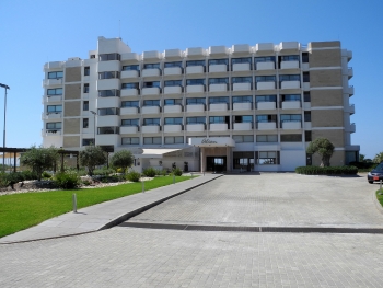 Übersichtliches Gebäude