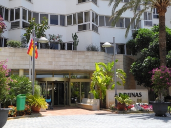 Eingang zum Hotel