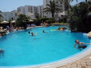 Blick über den Pool