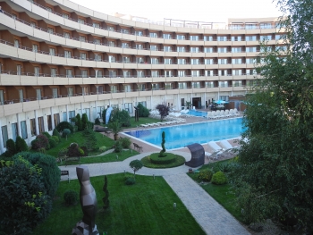 Kleiner Garten und der Pool