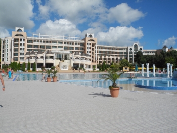 Große Poollandschaft