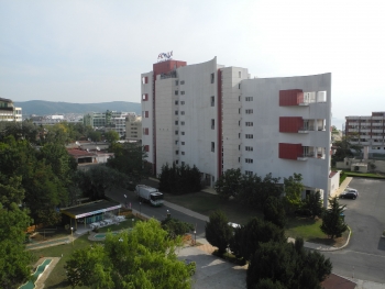 Blick auf das Gebäude