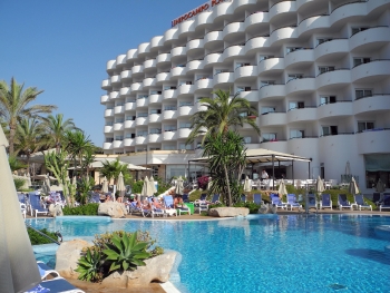 Blick über den Pool