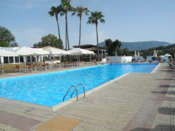 Blick über den zweiten Pool