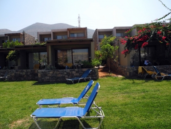 Bungalows mit Grünfläche