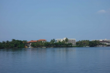 Direkt am breiten Fluss Direkt am breiten Fluss