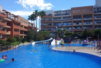 Blick über den Pool