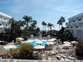 Blick auf den Poolbereich