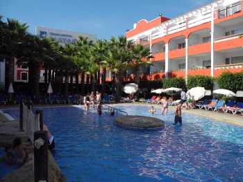 Schattiger Poolbereich