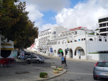 Hotel mit benutzter Dachfläche