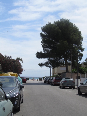 Die Straße zum Strand