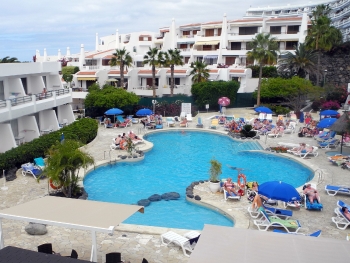 Großer Pool