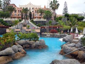 Wunderschöne Poolanlage