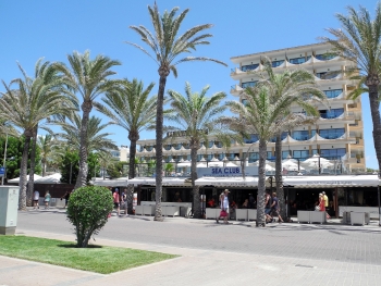 Lage an der Strandpromenade